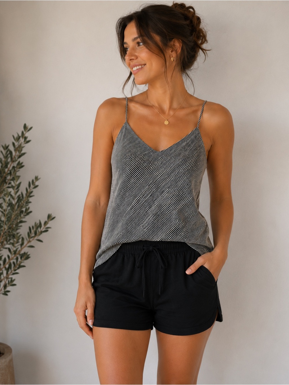 BANANA REPUBLIC Black &‎ White Diagonal Stripe Tank Top Size M